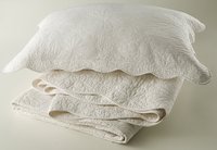 WHITE / BEIGE COTTON QUILTS OR BED COVERS